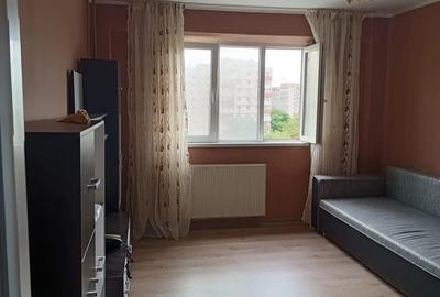 Apartament cu 2 camere semidecomandat în Pantelimon