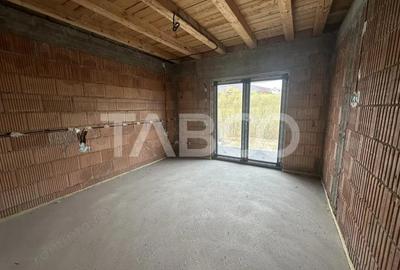 Casă cu 7 camere cu Teren 500 Mp în Orlat - 7