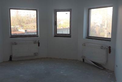 Casă cu 5 camere cu Teren 843 Mp în Dorobanți - 3