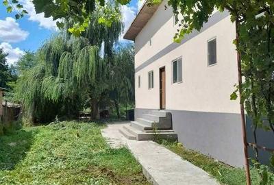 Casă cu 3 camere în Boteni - 1