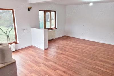 Casă cu 3 camere cu Teren 500 Mp în Central - 2