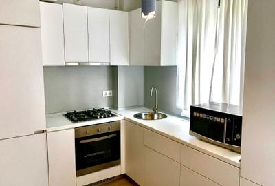 Apartament cu 2 camere semidecomandat în Văcăresti