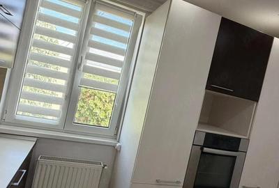 Apartament cu 3 camere semidecomandat, mobilat în Libertății - 1