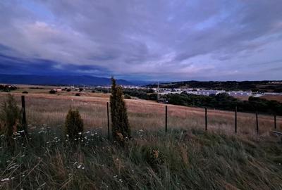 Teren de 650 mp, în Central - 2