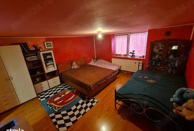 Casa cu teren mare. Casa se poate locui. Apa curenta, centrala termica curte mare plus livada. - 1