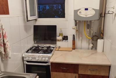 Apartament cu 3 camere semidecomadat complet utilat - 2