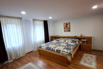 Casă cu 7 camere cu Garaj în Câmpineanca - 14