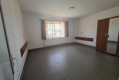 Casă cu 4 camere în Central - 6