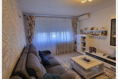 Apartament cu 3 camere în Drumul Taberei