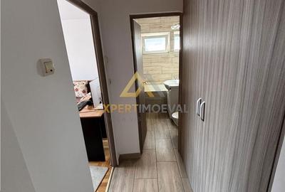 Apartament cu 2 camere semidecomandat în Decebal - 5