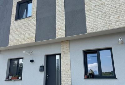 Casă cu 3 camere cu Teren 100 Mp în Bucium