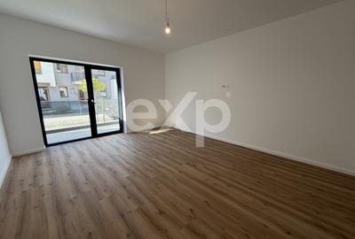 Apartament cu 2 camere decomandat în Tractorul