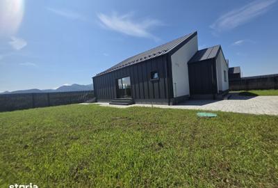 Casă cu 3 camere cu Teren 500 Mp în Noua