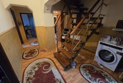Apartament cu 5 camere decomandat în Baza 3 - 6