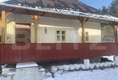 Casă individuală cu 3 camere cu Garaj în Exterior Vest