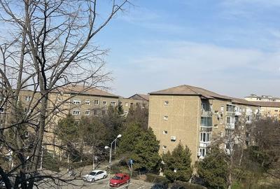 Garsonieră decomandată în Rogerius