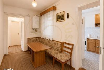 Apartament cu 3 camere semidecomandat în Careiului