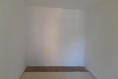 Apartament cu 3 camere semidecomandat în Dacia - 4