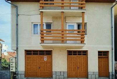 Casă cu 4 camere cu Teren 160 Mp în Central