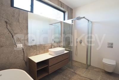 Casă individuală cu 5 camere cu Canalizare în Balotești - 15
