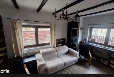 Casă cu 4 camere cu Teren 124 Mp în Rucăr
