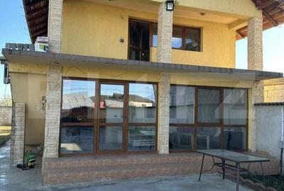 Casă cu 6 camere cu Teren 377 Mp în Central - 4