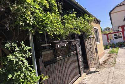 Apartament cu 3 camere decomandat în Decebal