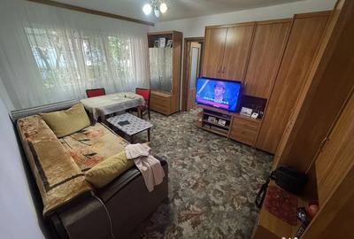 Apartament cu 2 camere semidecomandat în Km 4 - 8