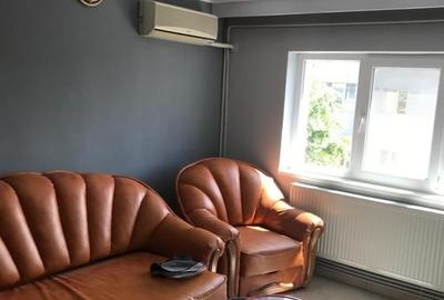 Apartament cu 4 camere decomandat în Roșiori de Vede