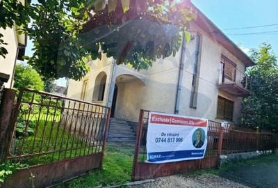 Casă individuală cu 5 camere cu Canalizare în Ultracentral - 1