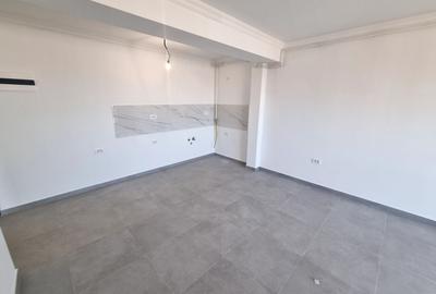 Apartament cu 3 camere decomandat în Energia - 3