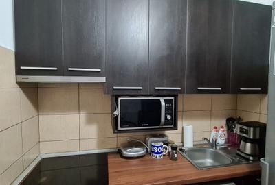 Apartament cu 2 camere semidecomandat în Brâncoveanu