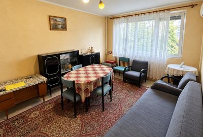 Apartament cu 3 camere decomandat în Titan