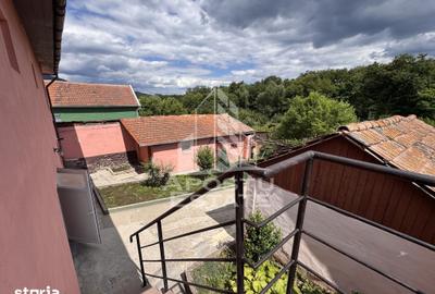 Casă cu Teren 700 Mp în Cerbăl