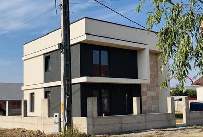 Casă cu 4 camere în Central