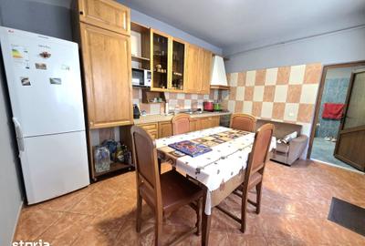 Casă cu 5 camere cu Teren 284 Mp în Brăilița