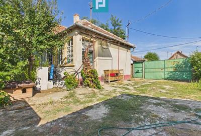 Casă individuală cu 3 camere cu Canalizare în Bicaci