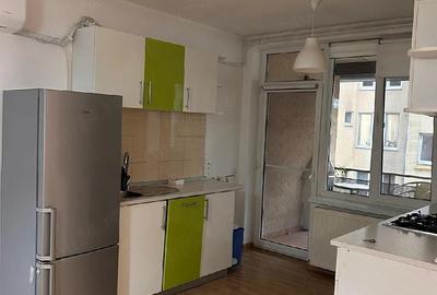 Apartament cu 3 camere decomandat în Florești