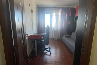 Apartament cu 3 camere decomandat în Central - 1