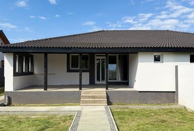 Duplex cu 4 camere cu Canalizare în Parța - 11