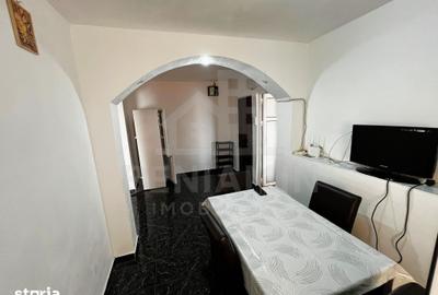Apartament cu 2 camere decomandat în Craiovița Nouă