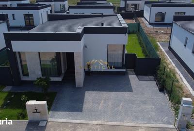 Casă cu 4 camere cu Teren 323 Mp în Vidra