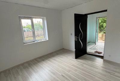 Casă cu 5 camere cu Teren 2350 Mp în Tătăranu - 1