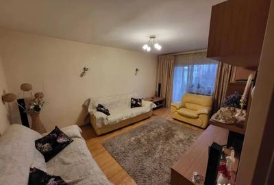Apartament cu 3 camere decomandat în Mărăști