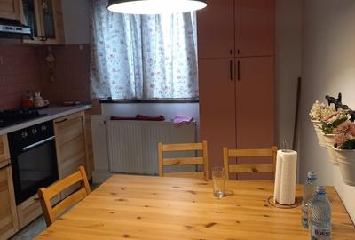 Casă cu 4 camere cu Teren 150 Mp în Roșu