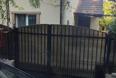 Casă cu 2 camere cu Teren 300 Mp în Central