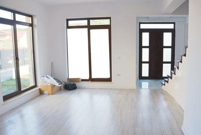 Duplex cu 3 camere cu Canalizare în Bucium - 1