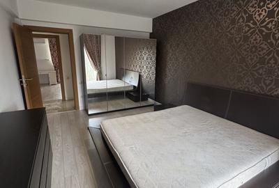 Apartament cu 3 camere decomandat în Tunari