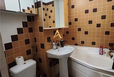 Apartament cu 3 camere decomandat în Vest