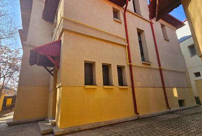 Casă individuală cu 20 camere cu Canalizare în Central - 7